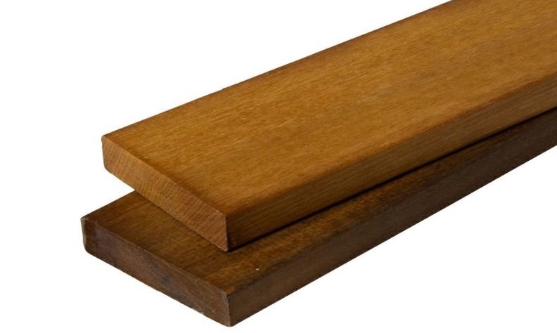 イタウバ材は耐久性と柔らかさがある木材！ウッドデッキにおすすめ