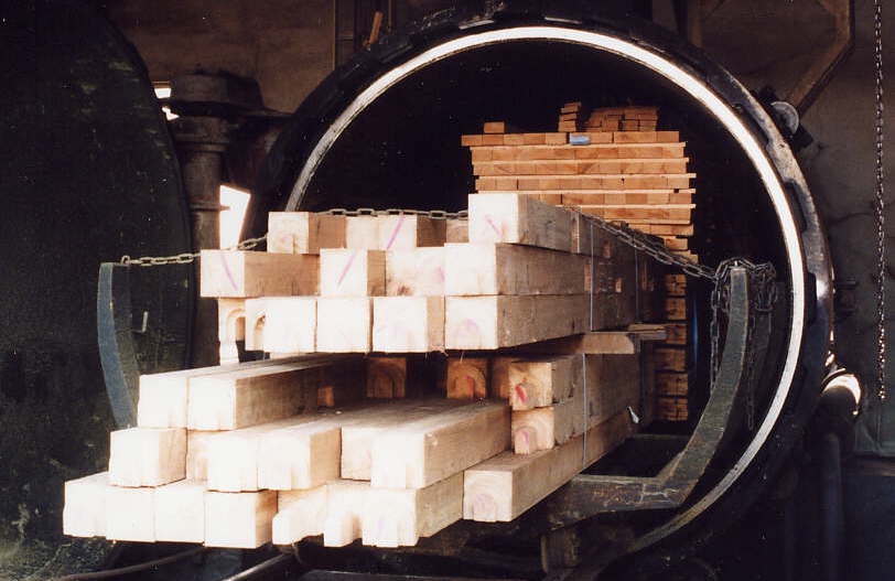 ウッドデッキに最適！加圧注入処理木材とは防腐処理が施された木材