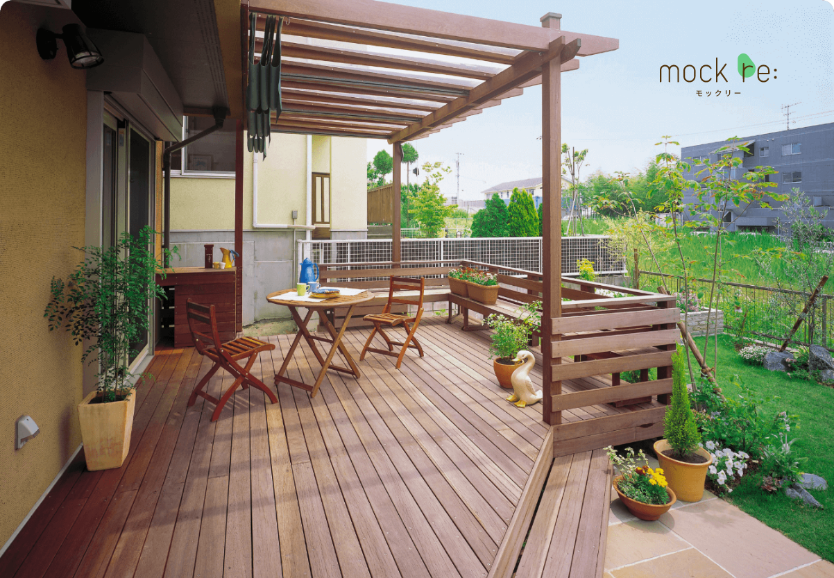 屋根付きウッドデッキとは？業種別で選ばれる理由と、導入時に押さえたいポイント