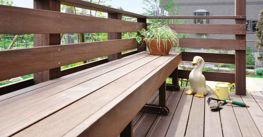 ウッドデッキ補修か、木材交換・全面リニューアルか 判断のポイントをご紹介